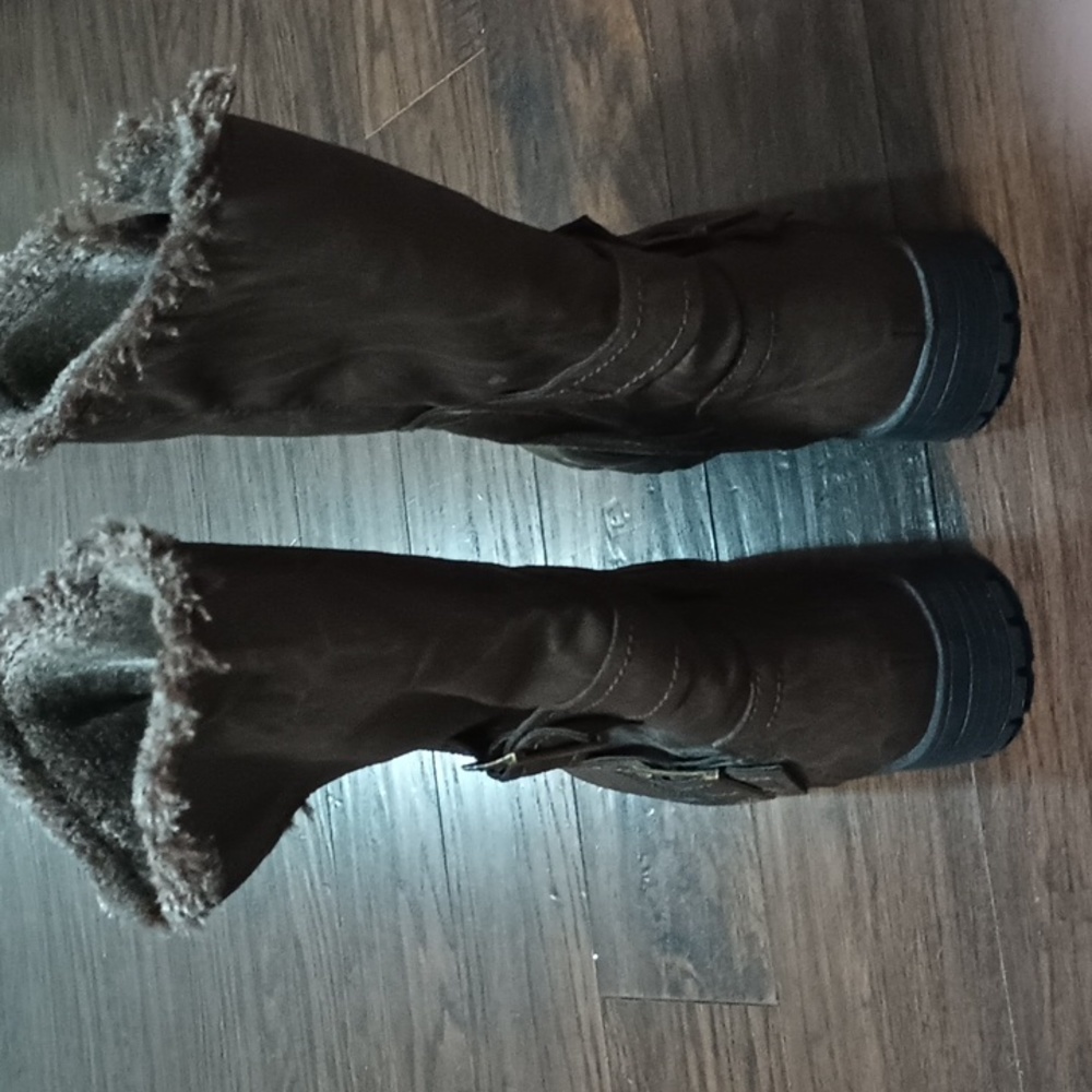 Rugged Outback Boots - image 3